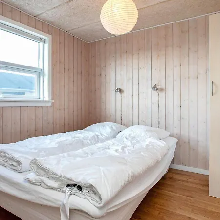 8 Person Holiday In *