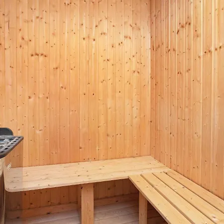 8 Person Holiday In *