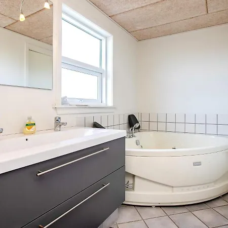 8 Person Holiday In Nyaraló